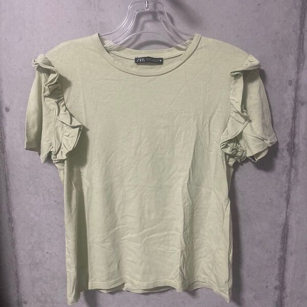 ZARA フリル付きライトグリーンTシャツ S ザラ 半袖カットソー 半袖Tシャツ クルーネック