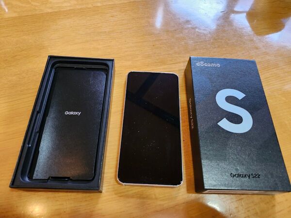Galaxy s22 docomo 本体 SIMフリー