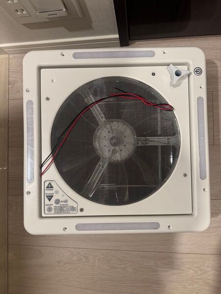 キャンピングカー 換気扇 ルーフベントファン 排気 換気 双方向空気交換 LEDライト付き (12V14インチ-1)
