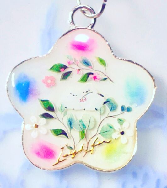(2342) 可愛いシマエナガちゃんのキーホルダーです♪ハンドメイド レジン 鳥 お花