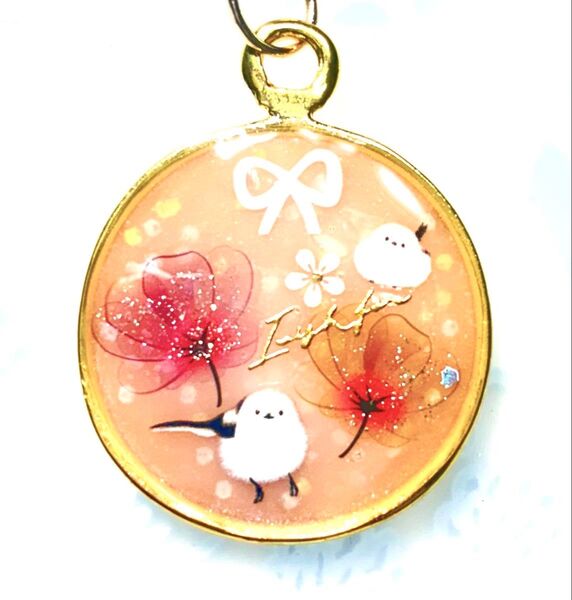 (2372) 可愛いシマエナガとお花のキーホルダーです♪ハンドメイド レジン 鳥
