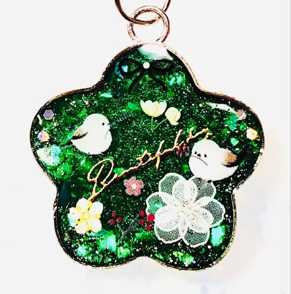 (2375) 可愛いシマエナガとお花のキーホルダーです♪ハンドメイド レジン 鳥