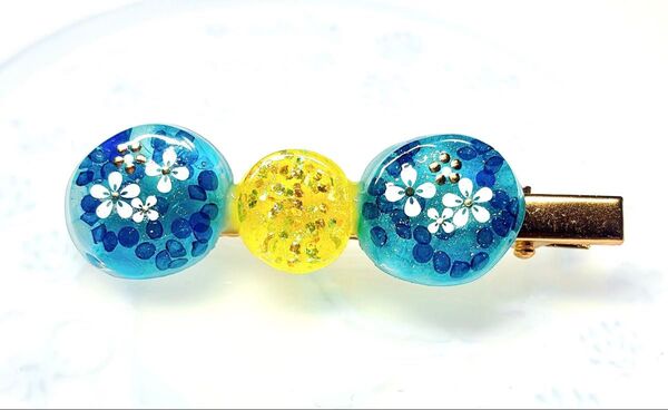 (2296)ハンドメイドのヘアクリップです♪ハンドメイド レジン ヘアピン お花
