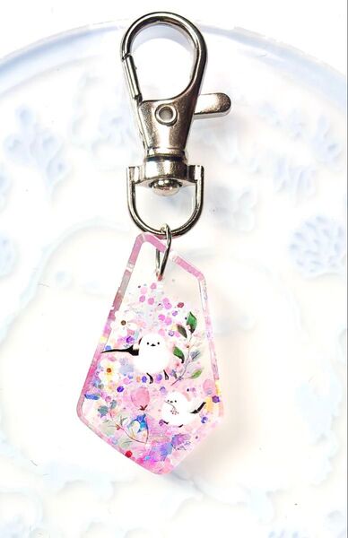 (2355) 可愛いシマエナガちゃんのキーホルダーです♪ハンドメイド レジン 鳥