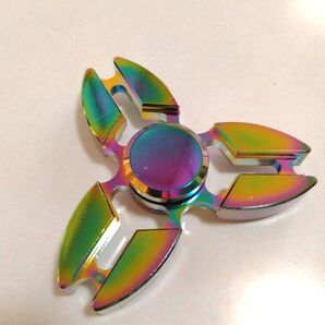 【クーポン利用で300円】ハンドスピナー レインボーカラー おもちゃ 玩具