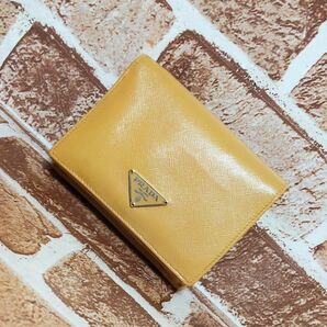 PRADA・プラダ折財布