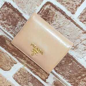 PRADA・プラダ折財布