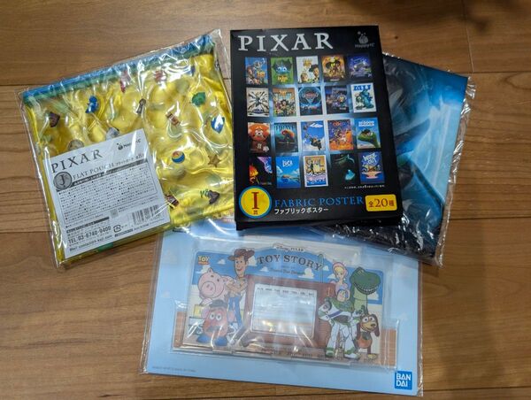 トイストーリー 一番くじ D賞 万年カレンダー PIXARポスター&ポーチ付き