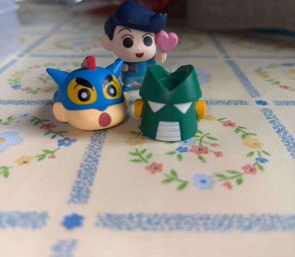 クレヨンしんちゃん 指輪 ガチャ