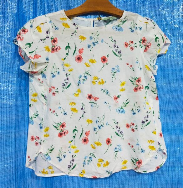 カットソー 半袖 花柄 ブラウス Tシャツ トップス 半袖Tシャツ オフィス ホワイト 白 フラワー パフスリーブ