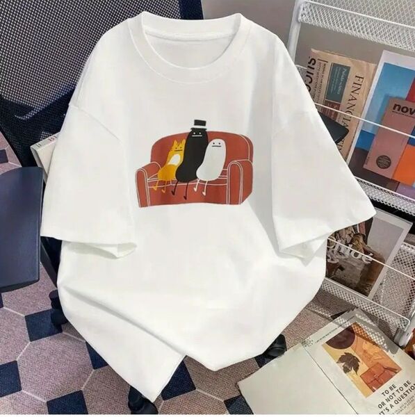 キュートなペンギン&レタープリント付きカジュアル半袖Tシャツ - リラックスフィット夏用ティー、通気性の良いホワイトトップ