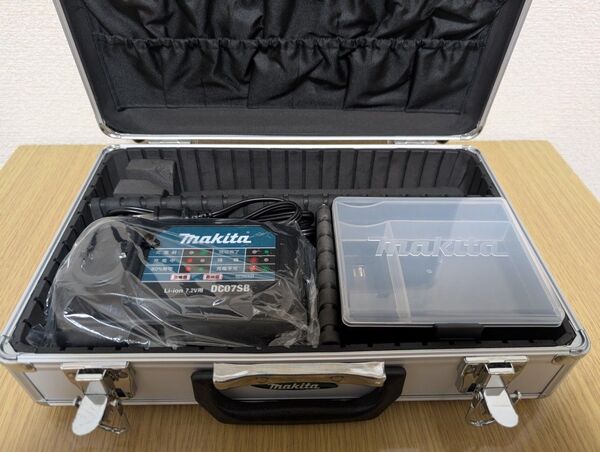 マキタ TD022DSHX【ケース+充電器 DC07SB 】充電式ペンインパクトドライバー(本体、バッテリー は付きません)
