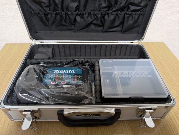 マキタ TD022DSHX【ケース+充電器 DC07SB 】充電式ペンインパクトドライバー(本体、バッテリー は付きません)