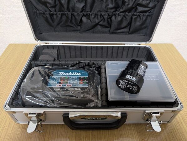 マキタ TD022DSHX【ケース、充電器 DC07SB 、 バッテリー BL0715 】インパクトドライバ用(本体は付きません)