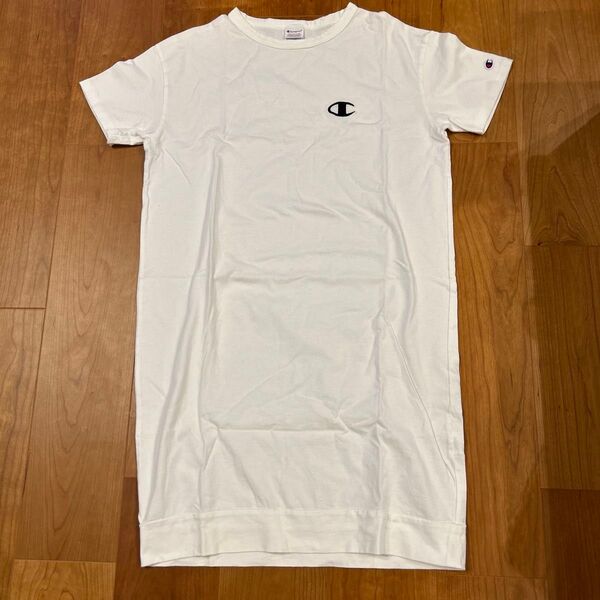 チャンピオン champion ワンピース 刺繍 白 ホワイト M ロゴ 半袖 Tシャツ Tシャツワンピース Tシャツワンピ