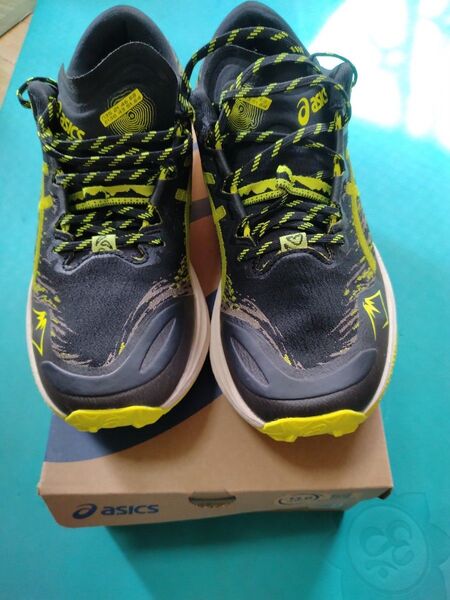 ASICS Fuji Lite 5 26.5cm
