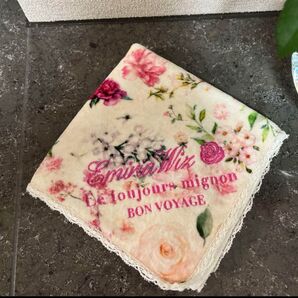 エミリアウィズ タオルハンカチ