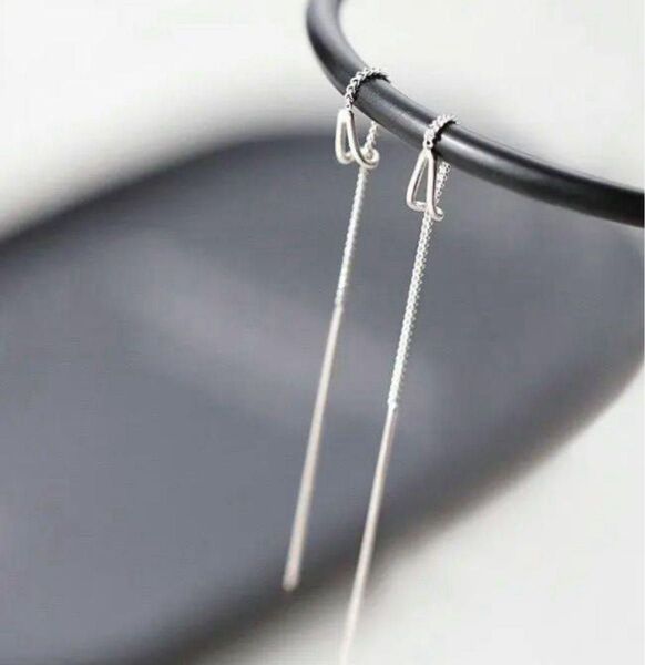 【残り2個!】 揺れる 高見え 上品 アメリカン シンプル しずく ロングピアス 両耳用 アクセサリー シルバー ピアス