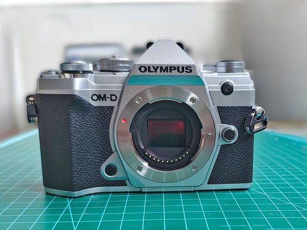 OM-D E-M5 mark iii ボディ シルバー