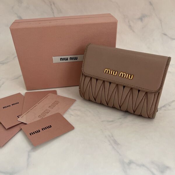 MIUMIU マテラッセレザー マドラスレザー 二つ折り財布 ミュウミュウ ウォレット