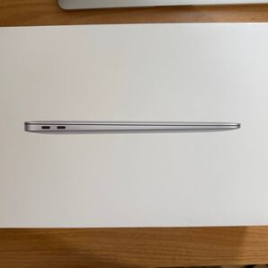 Apple MacBook Air M1 (256GB、8GB)