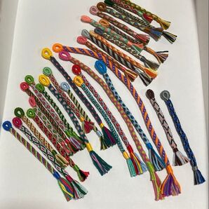 ミサンガ30本セット+追加20本!最長24.5㎝ 刺繍糸 組みひもディスク キーホルダー チャーム お守り 手芸 編みぐるみ編み物
