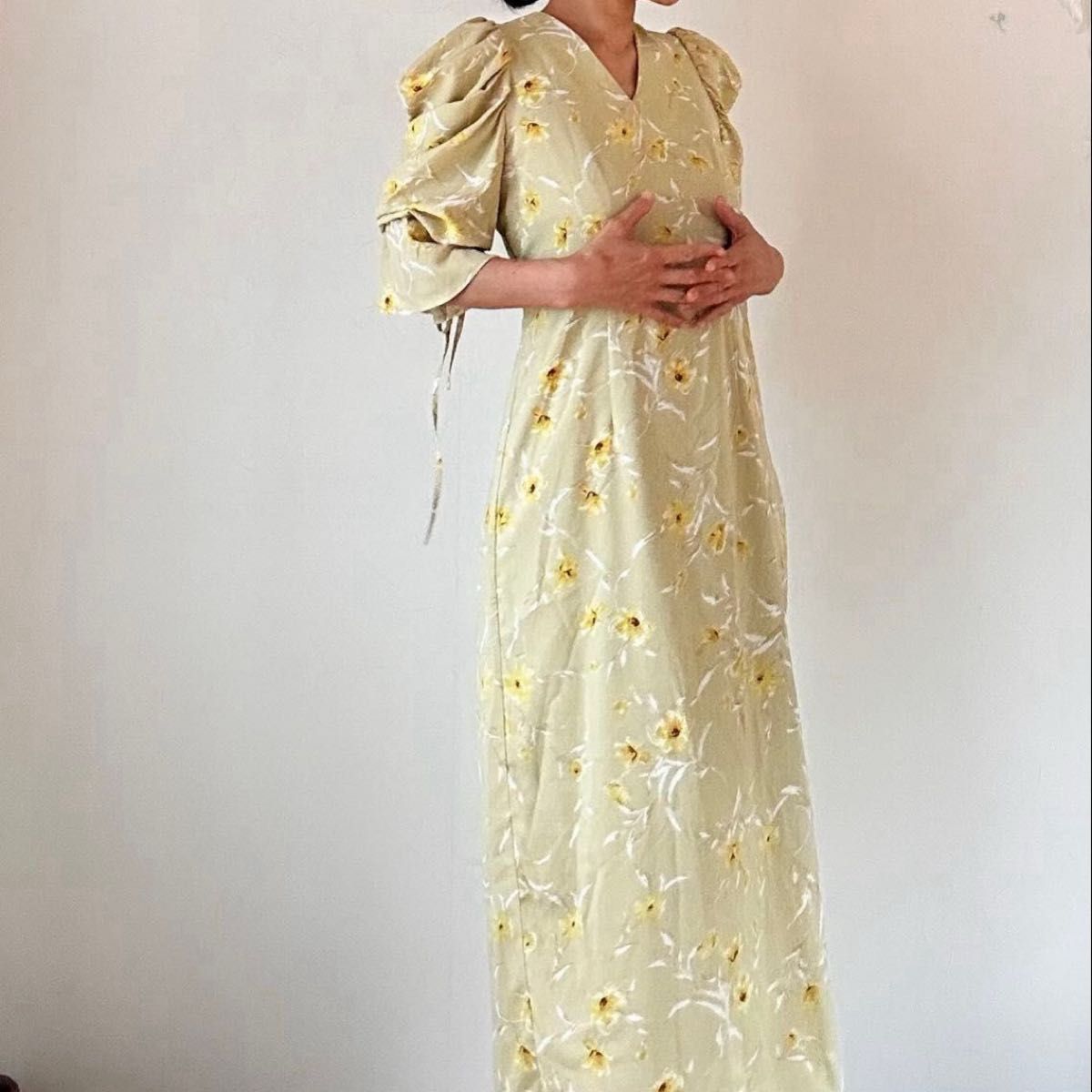 未使用　パフスリーブ　花柄 ロングワンピース イエロー　黄色　七分袖 Vネック 春夏　M パワースリーブ　ドレス