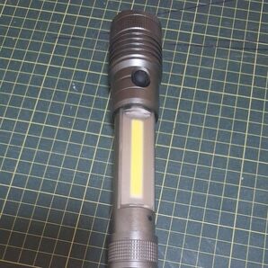 LEDライト付き 懐中電灯
