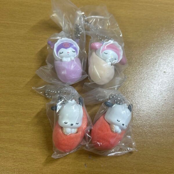 サンリオ ガチャ おくるみベイビー マスコット みっくす! クロミ マイメロ ポチャッコ