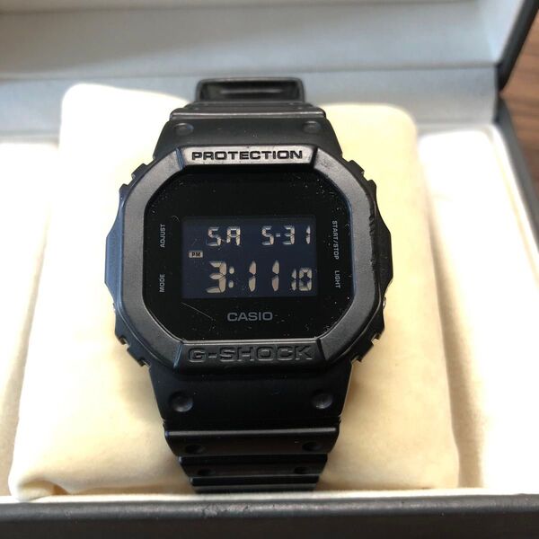 Gショック G_SHOCKソリッドカラーズDW_5600BB