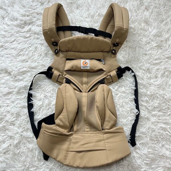 人気色 エルゴベビー ベビーキャリア オムニ360 クールエア デザートベージュ 抱っこ紐 ergobaby OMNI360