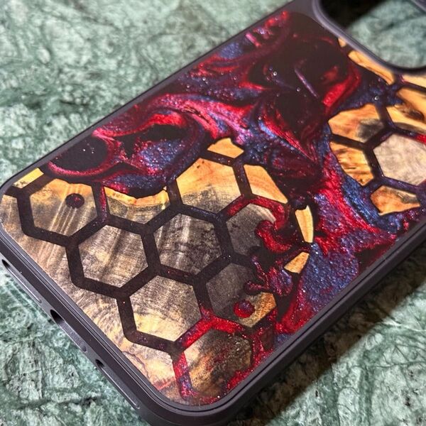 Carved Apple iPhone 16 Pro Max スタビライズドウッド レジン ケース スマホ カバー 木製 バンパー