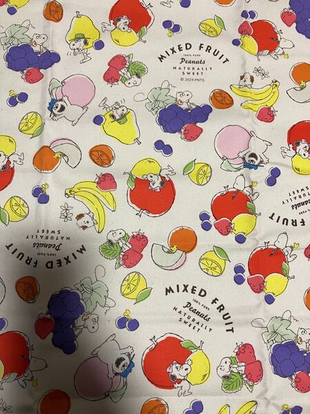 PEANUTS スヌーピー MIXED FRUIT 生地 オックスはぎれ 綿100%