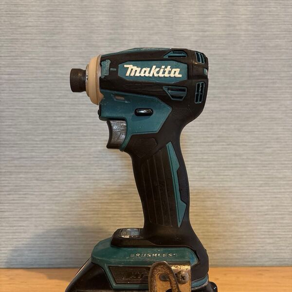 良品①マキタ インパクトドライバーTD172D ブルー 早い者勝ちです(^^)