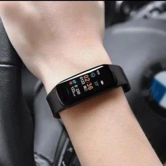 スマートウォッチ 新品 ブレスレット 血圧計/歩数計/心拍計 Android/iPhone 薄型 男女兼用 2025年 ブラック