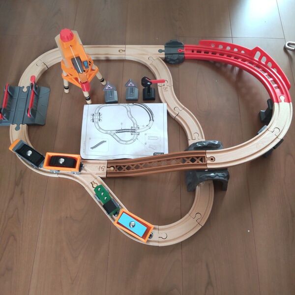 Hape IKEA リラブー 木製レール 列車 橋 車両基地 知育 玩具