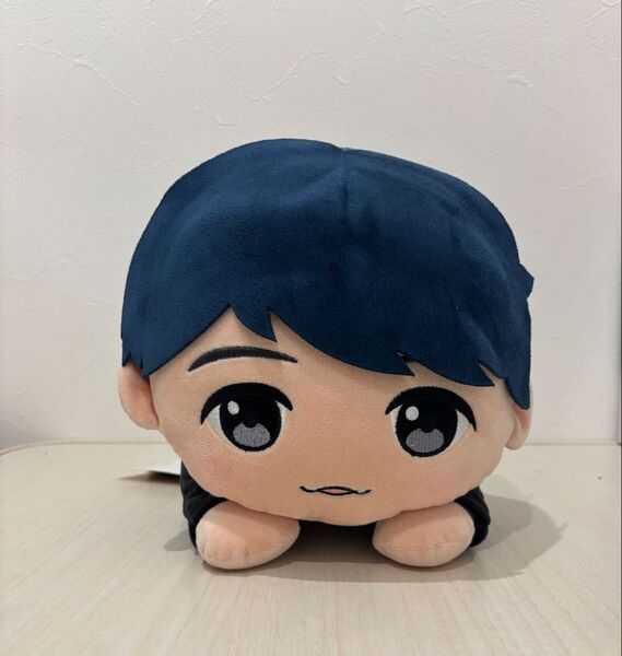 112.TinyTAN 寝そべりメガジャンボぬいぐるみ
