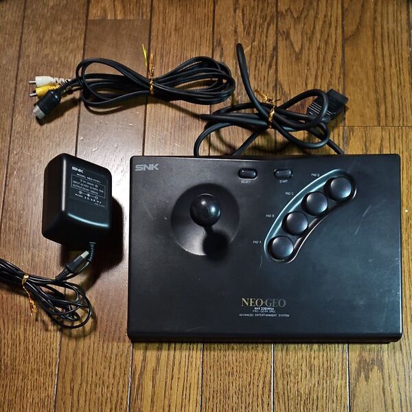 【バラ売り不可】【ジャンク】ネオジオ コントローラとACアダプターとTVケーブル NEOGEO SNK