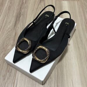 美品 ZARA オーナメント スリングバックフラットシューズ 38 ブラック