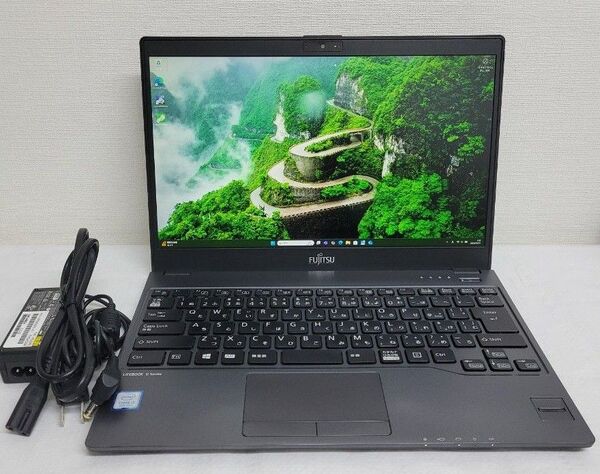【軽量】富士通 Win11pro Corei5 メモリ8GB/SSD256GB 指紋認証 カメラ
