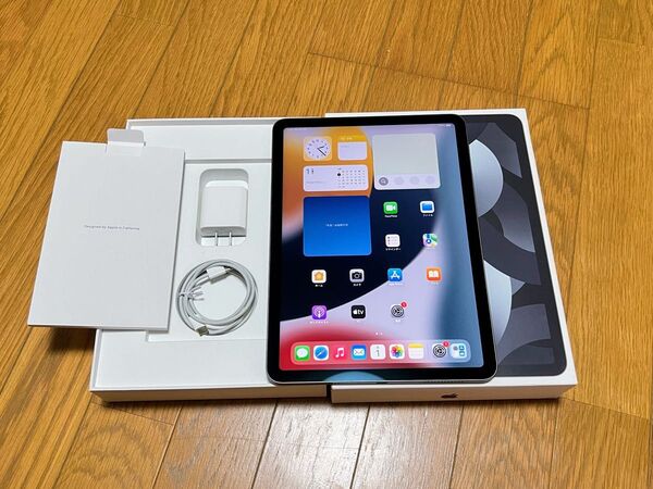 Apple iPad Air M1チップ(第5世代)スペースグレイ 64GB Wi-Fiモデル