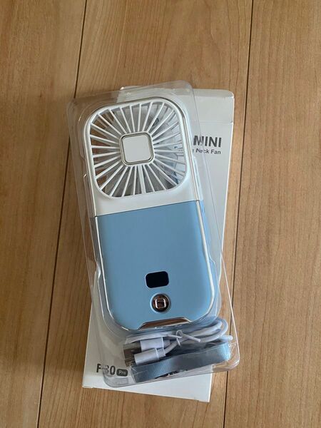 携帯扇風機 首かけ扇風機 卓上扇風機 ハンディファン 折りたたみ ミニ 充電式 ブルー