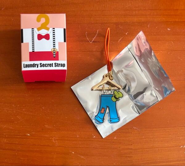 ミッキー&フレンズ グーフィー シークレットストラップ ディズニー Laundry キーホルダー Disney