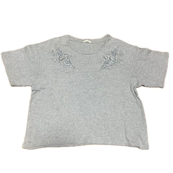 Tシャツ 半袖 XL LL グレー 刺繍 灰色 GU ジーユー ショート丈 ショート