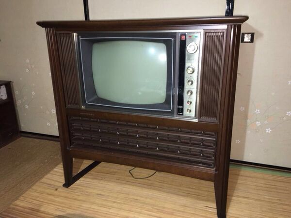 ナショナル 松下電器 高級家具調テレビ 真空管 カラーテレビ パナカラー アンティーク 昭和レトロ ブラウン管テレビ