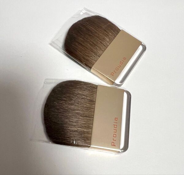 資生堂 Proudia ロゴ入り メイクブラシ (フェイスカラー/チークパウダー)【2個セット】幅広・山型アーチカット★未使用品!