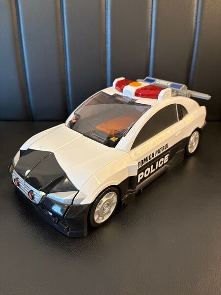 トミカ デカパトロールカー