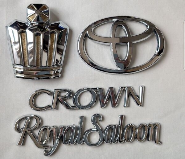 純正・CROWN クラウン Royalsaloon ロイヤルサルーン 18後期 エンブレム4点セット!