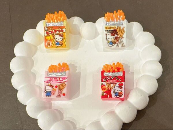 早い者勝ち 限定セール 超高品質 超可愛い プラパーツ デコパーツ ハローキティ お菓子 各1個→4個 立体