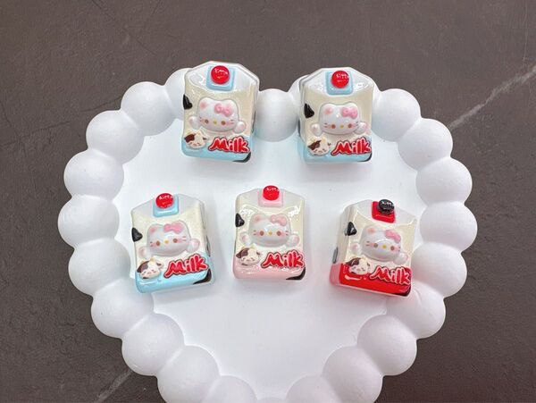 早い者勝ち 限定セール 超可愛い 超高品質 デコパーツ プラパーツ キティちゃん サンリオ 牛乳 5個